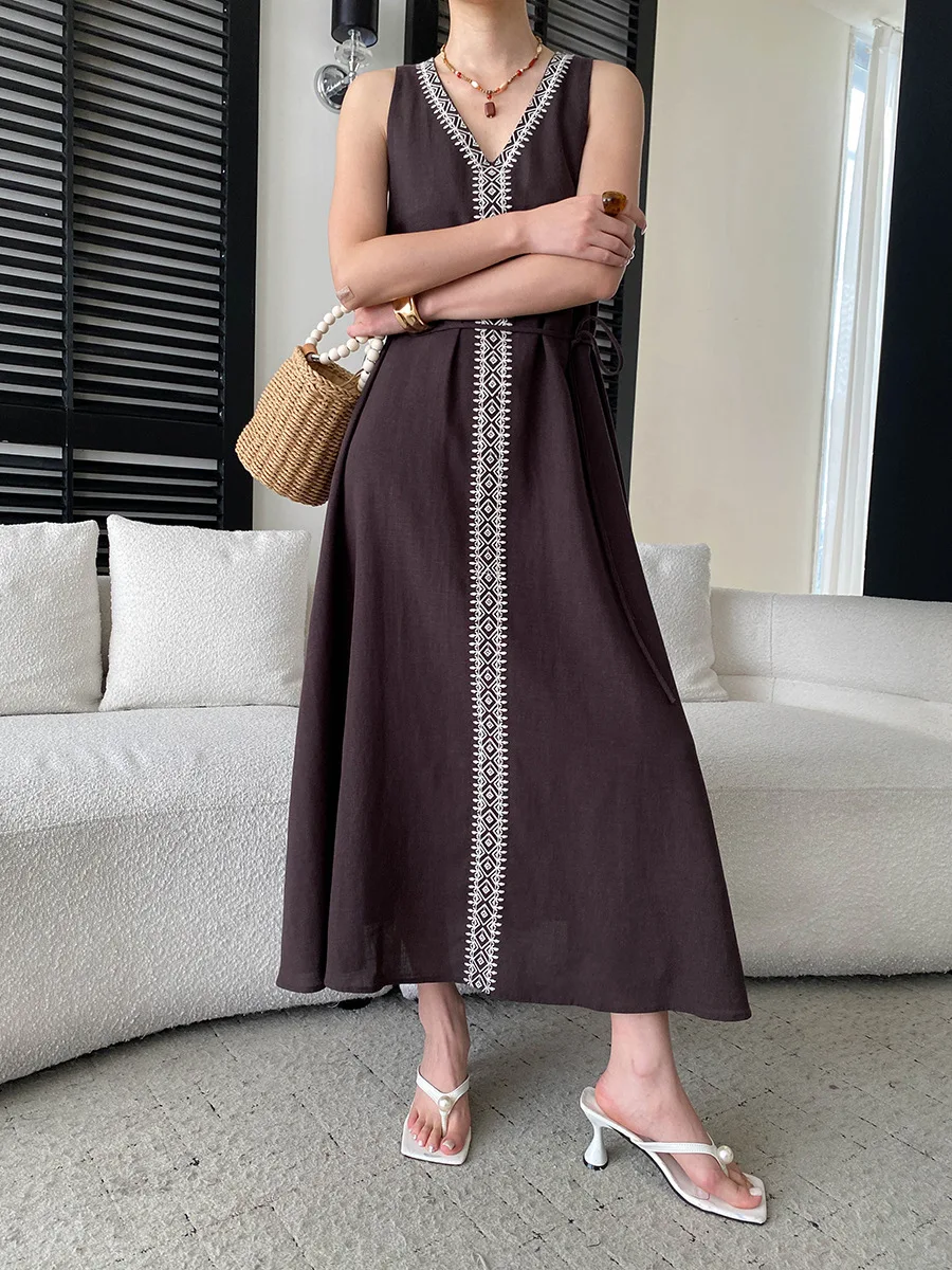Frühlings- und Sommerkleid für Damen, lässig, einfarbig, V-Ausschnitt, Bohemian-Stil, bestickter Bund, ärmellos – Detail 11