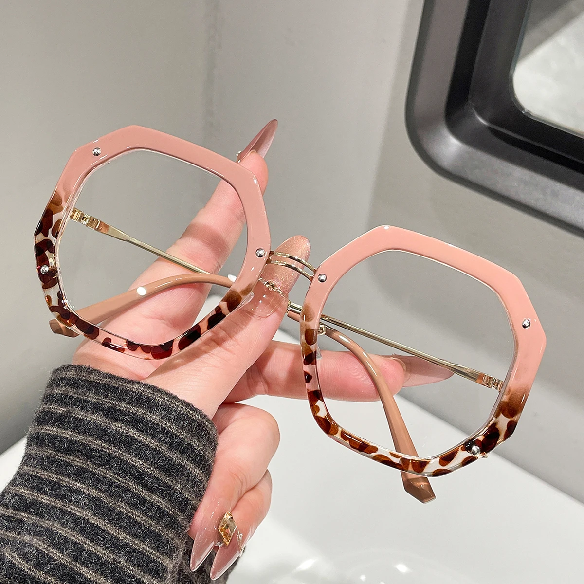 1Pc Women's Fashionable Plain Glasses New Polygonal Frame Versatile Side Hollow Design Casual Comfortable Protective Vision Dail