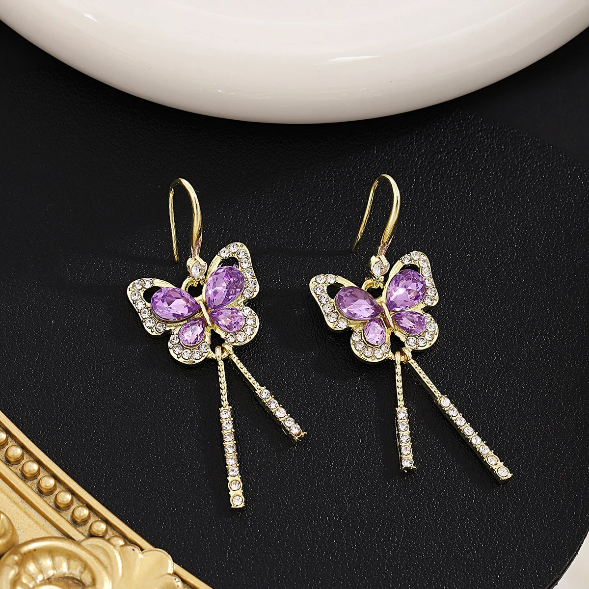 New Lnlaid Zircon Purple Crystal Pearl Silver Colour Butterfly Earrings Women Fashion Earrings Jewelry Party Gift