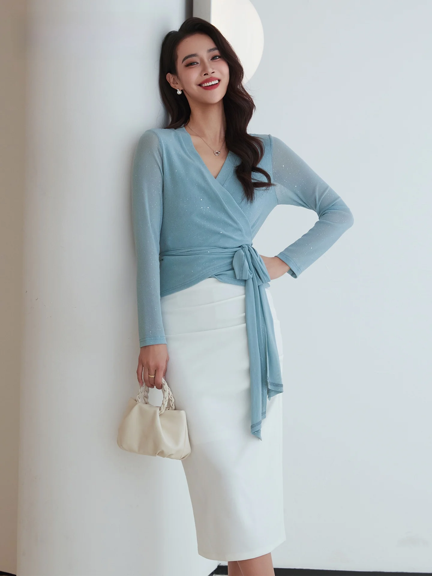 

Ele Blue Long Sve Women's T-irt Korean Sle Spring Summer Anti-Aging Design Sense New 2026 Faion Gentle Wind