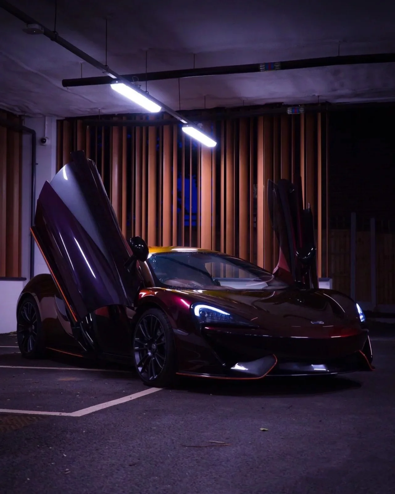 Streaming Light Black Charm Red Car Vinyl Wrap PVC PET Car Wrap Vinyl Black Ppf