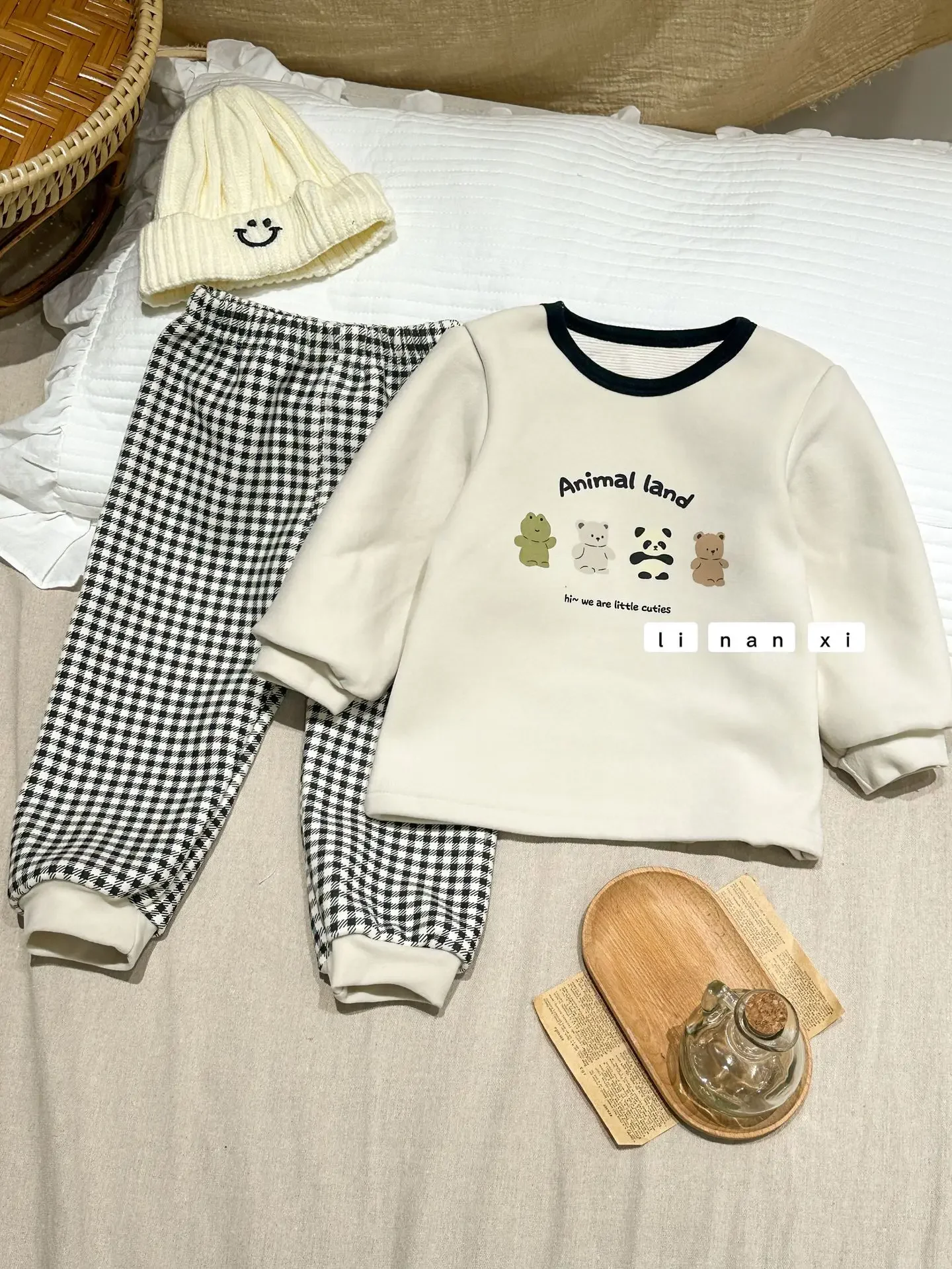 

Korean Style Baby Boys Girls Panda Print Pajamas Set Soft Warm Fleece Sleepwear Children Clothing 2 Pieces Suit Home Clothes Pjs