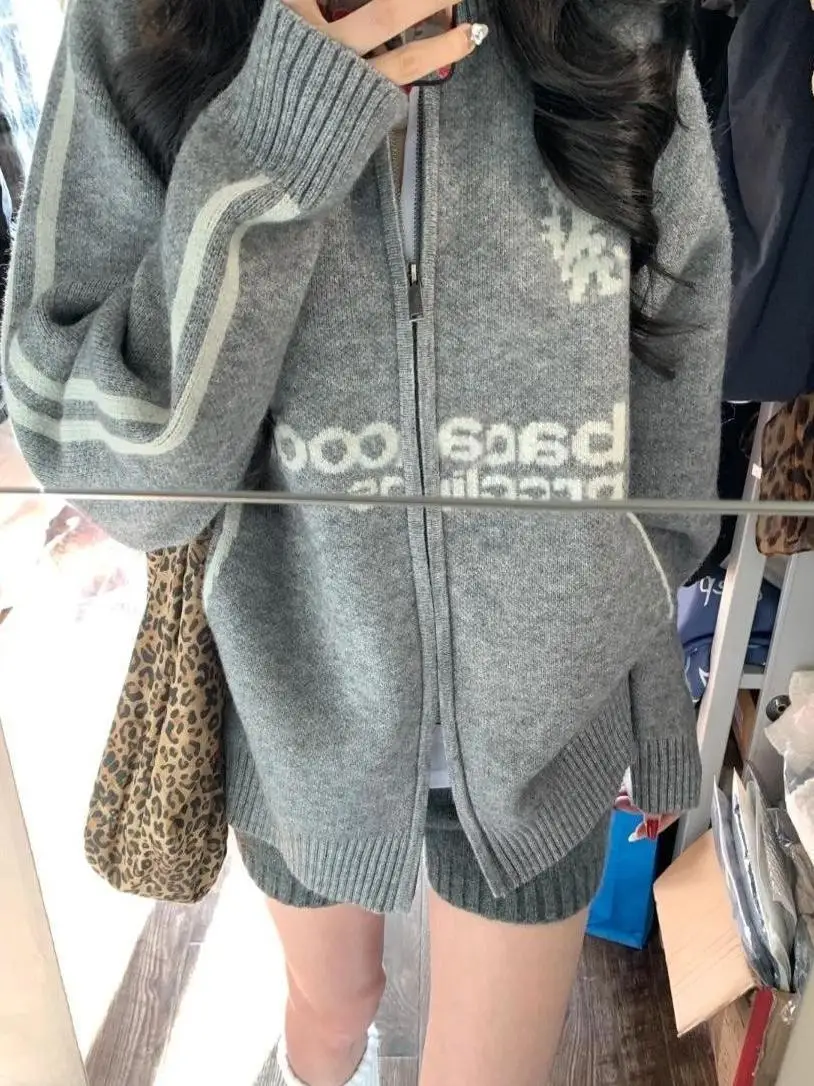 

Бейсбольные куртки высокого качества, женские летние жемчужные стадионные пряжки, удобные полые, привлекательный текстурированный дизайн, рабочая стрейч Y2K