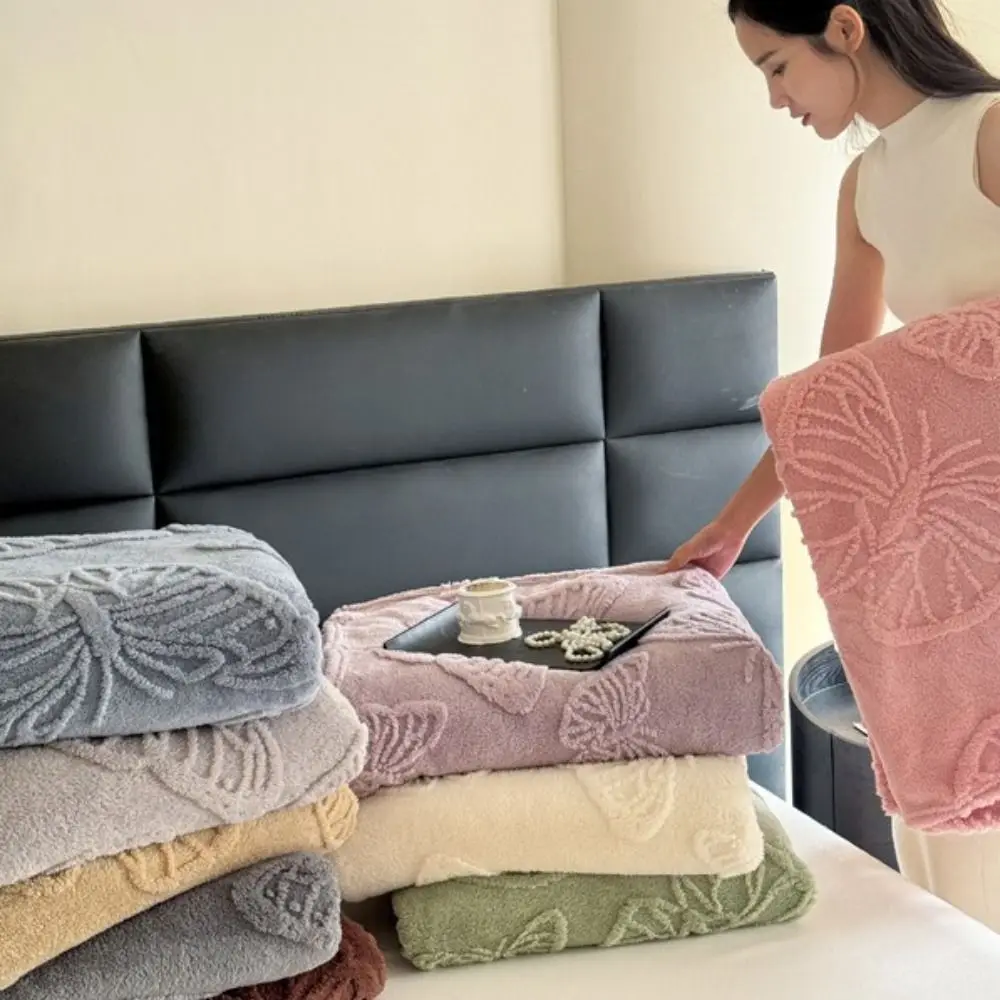 New Double Sided Cooling Blanket Skin-Friendly Cold Effect Conditioning Quilt 3D Butterfly Jacquard Breathable Cooler Quilt