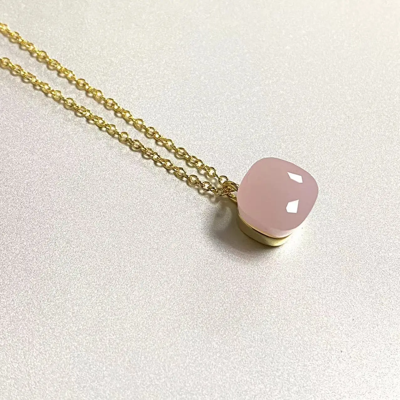 قلادة كلاسيكية للنساء قلادة كريستال أزرق وردي نمط الحلوى الأزرق توباز الفيروز قلادة قلادة مطلية بالذهب