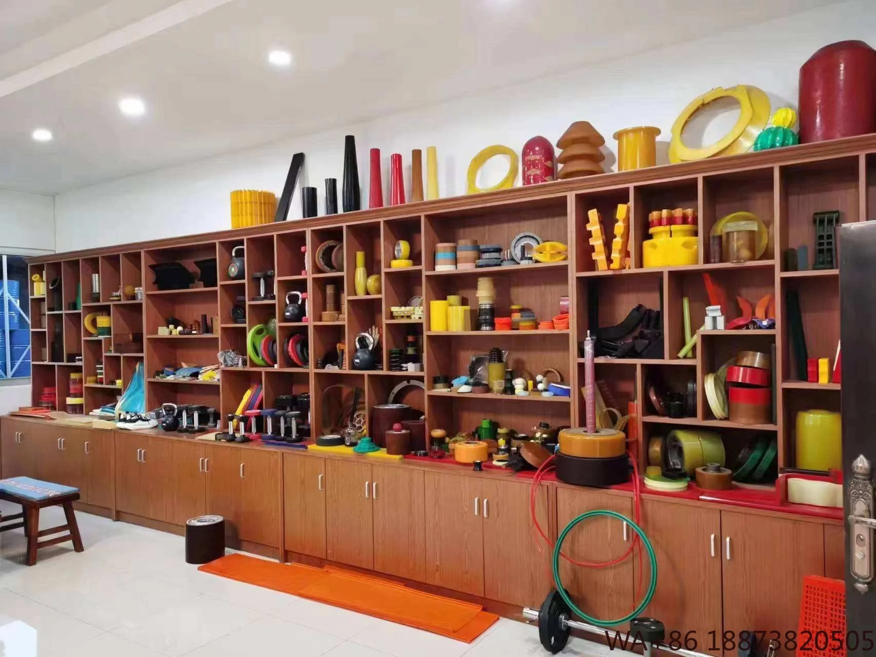 بكرات صنع آلة صب نظام تدفق الشريط لبكرات البولي يوريثين معدات صب البولي يوريثين آلات المضخة ل #5