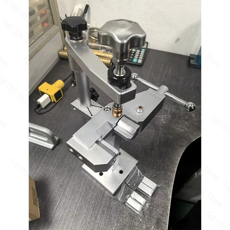 Common  Injector Disassembly RackInjector Disassembly Tool with Fixed Fuel Nozzles
