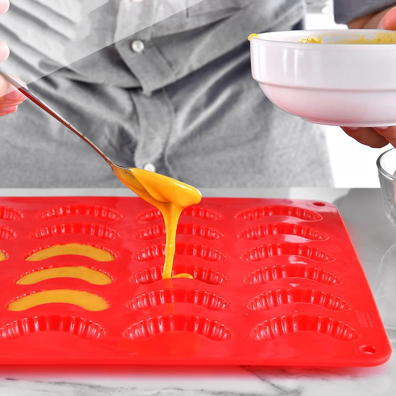 Creative Crescent Moon Shape Silicone Cake Mold Practical Chocolate Cookie Pastry Mould Biscuits Dessert Decorating Tools