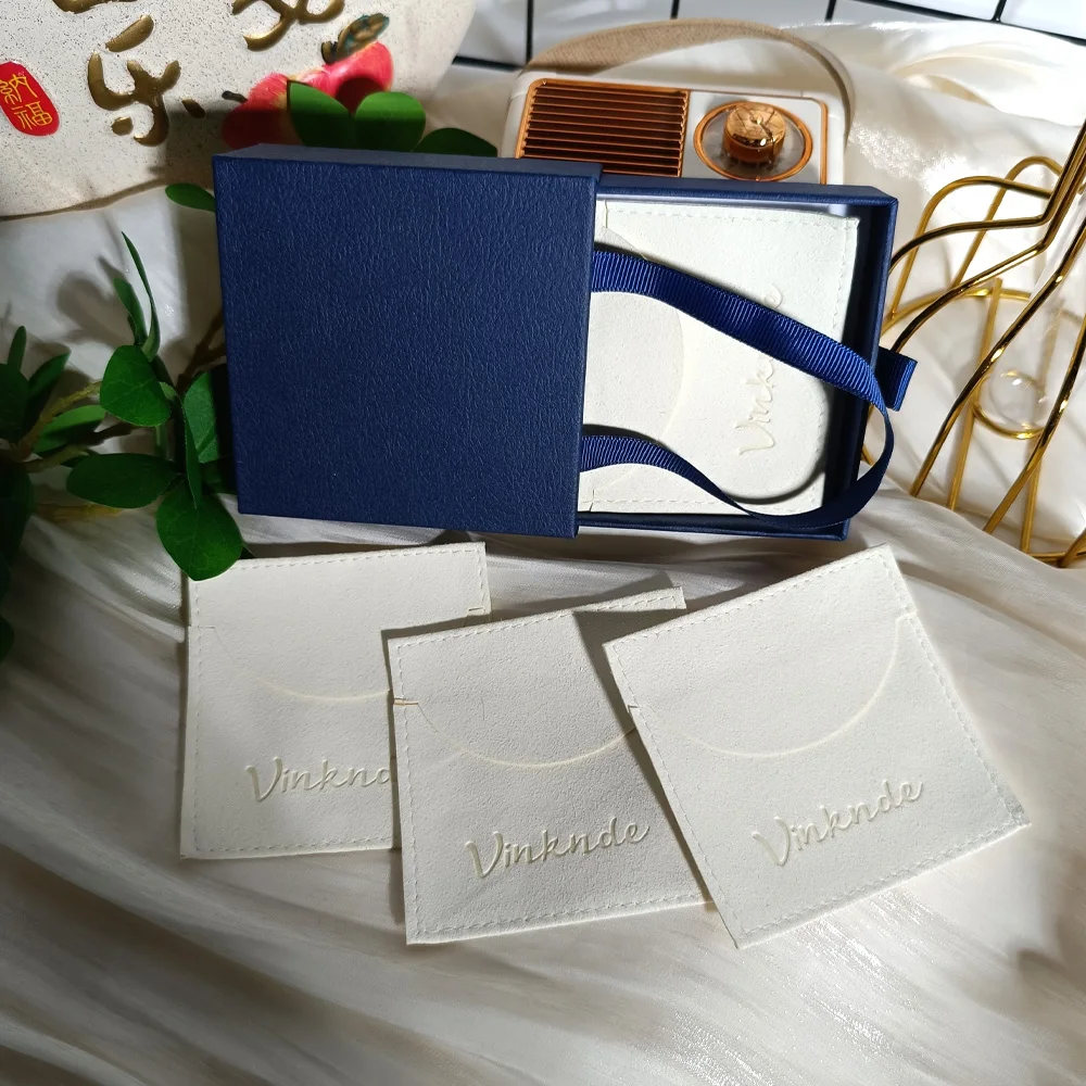 

8*8 cm Bespoke Beige Luxury Jewelry Bags Personalised Logo Necklace Earring Packaging Microfiber Envelope Wedding Gift Pouches
