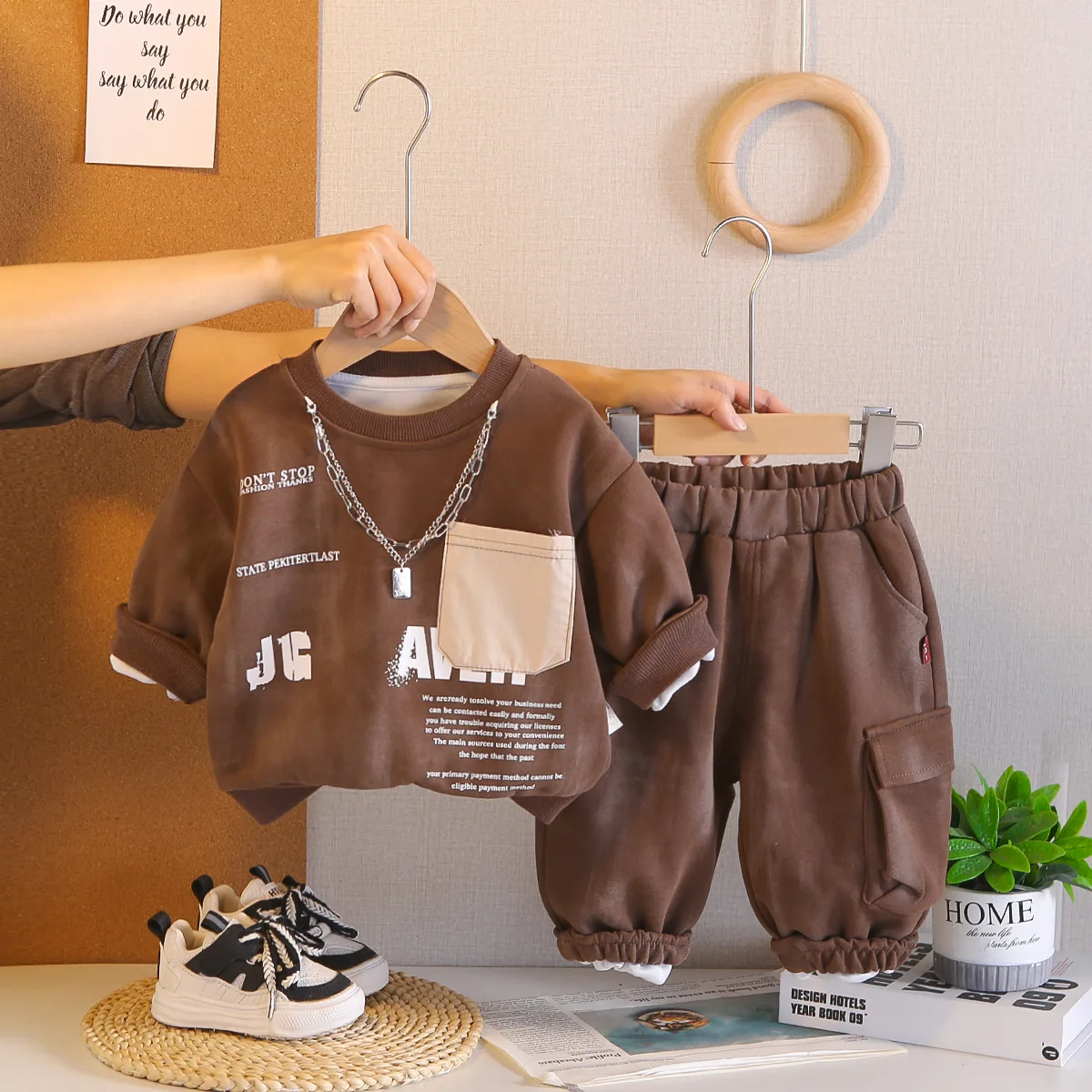 

Комплект для мальчиков-малышей из 2 предметов: свитшот с карманами и спортивные брюки, весна-осень 2026, новая коллекция детской одежды