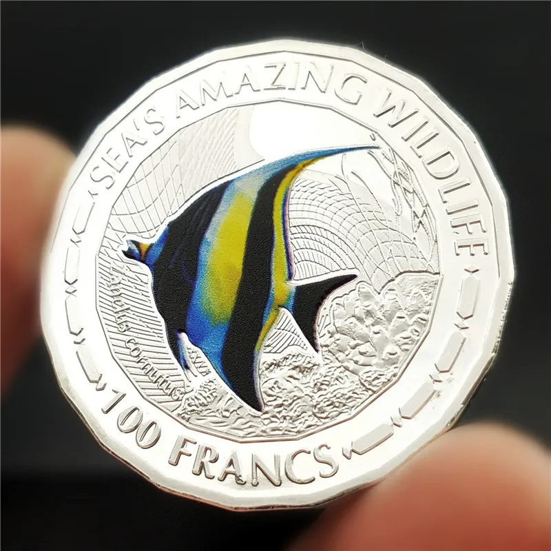 Tropical Fish Commemorative Silver-plated Scythe Fish Collectible Coin - Image 2