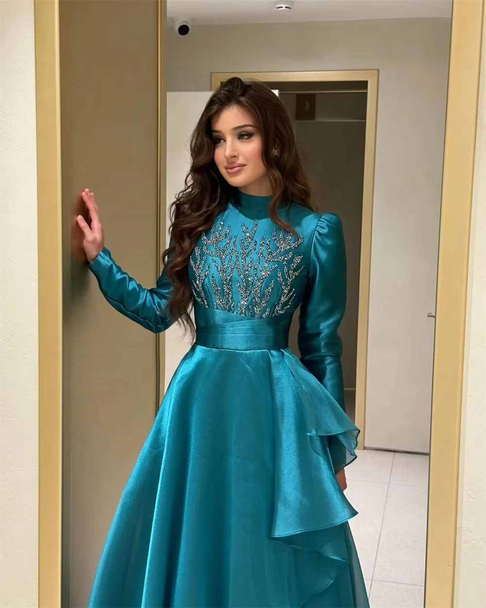 Customized Exquisite Retro Beading Applique Ruched Sheath High Collar Long Dresses Prom Dresses High Quality Classic Casual Sexy