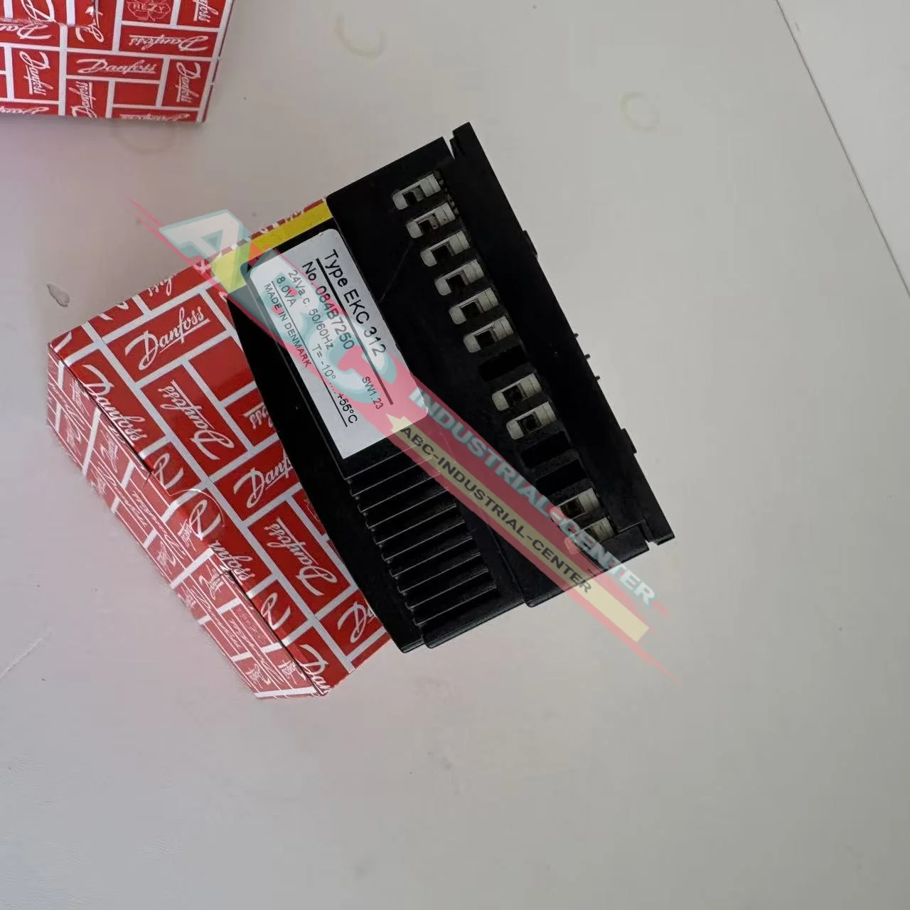 EKC312 084B7250 新品、箱入り 拡張バルブコントローラー