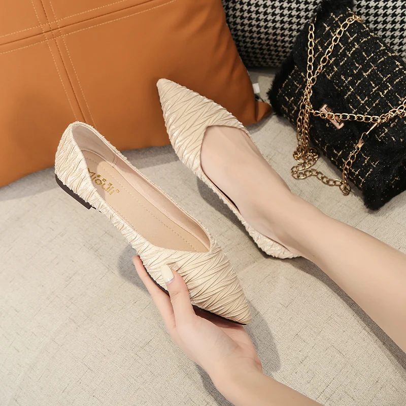 Women Flats Black Pointed Toe Casual Shoes Size 32-43 Solid Color Summer Spring Female Shoes Flat Heel Basic Silk All Match