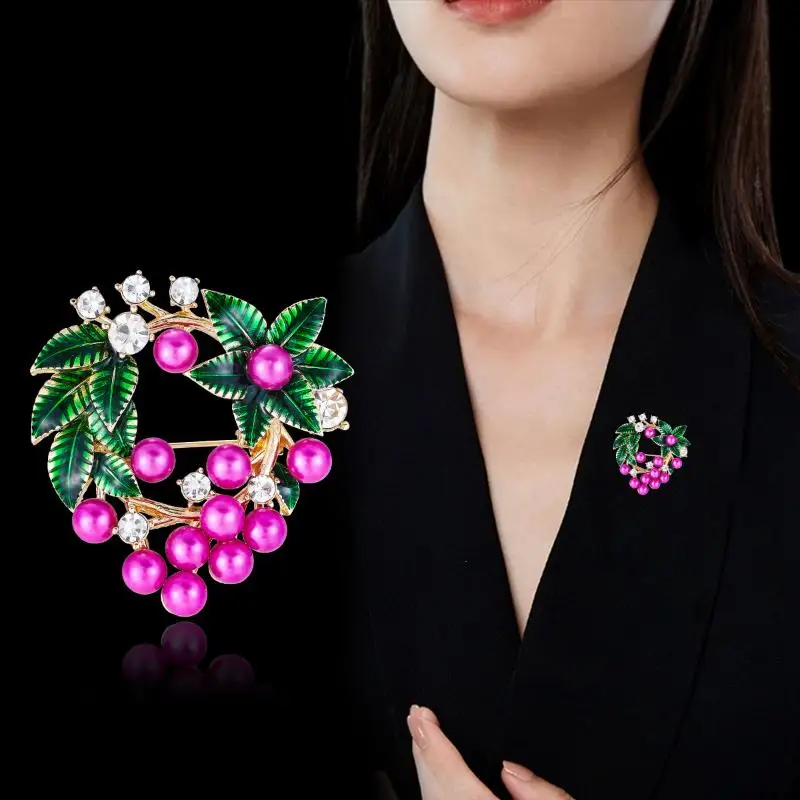 تنوعا الإبداعية الزركون يترك التوت إكليل سبيكة عيد الميلاد بروش الصدر مشبك DIY فستان البدلة وشاح الديكور هدية