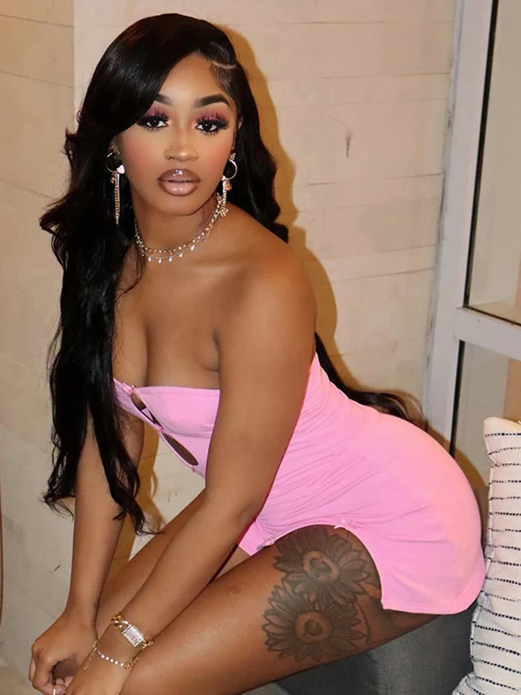 Weird Puss Mini Robe pour Femme, Noeud Appliqué, Fentes Ajourées Sexy, Sans Bretelles, Dos aux, Monochromatique, ixChic, Wlwear, Batterie Maigre, Été