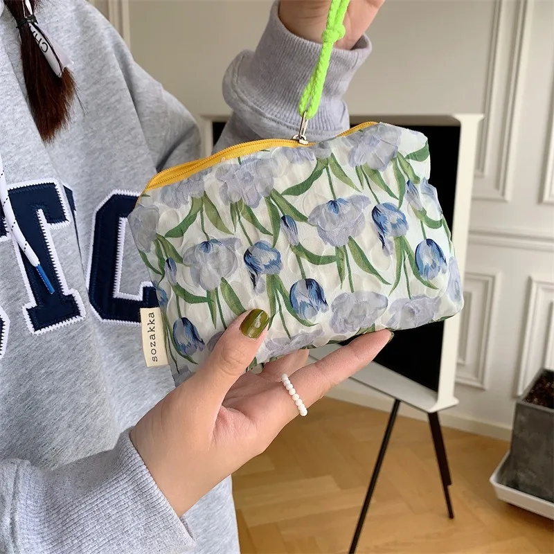 Bolsa de almacenamiento con flores bonitas para mujer, bolso de viaje para cosméticos, pintalabios, bolso de maquillaje femenino, cartera