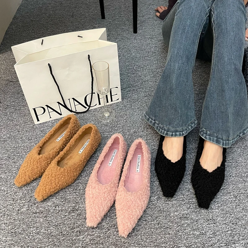 

SUOJIALUN New Brand Women Warm Plush Flat Shoes Fashion Pointed Toe Shallow Slip On Single Shoes Flat Heel Casual Furry Boat Sho