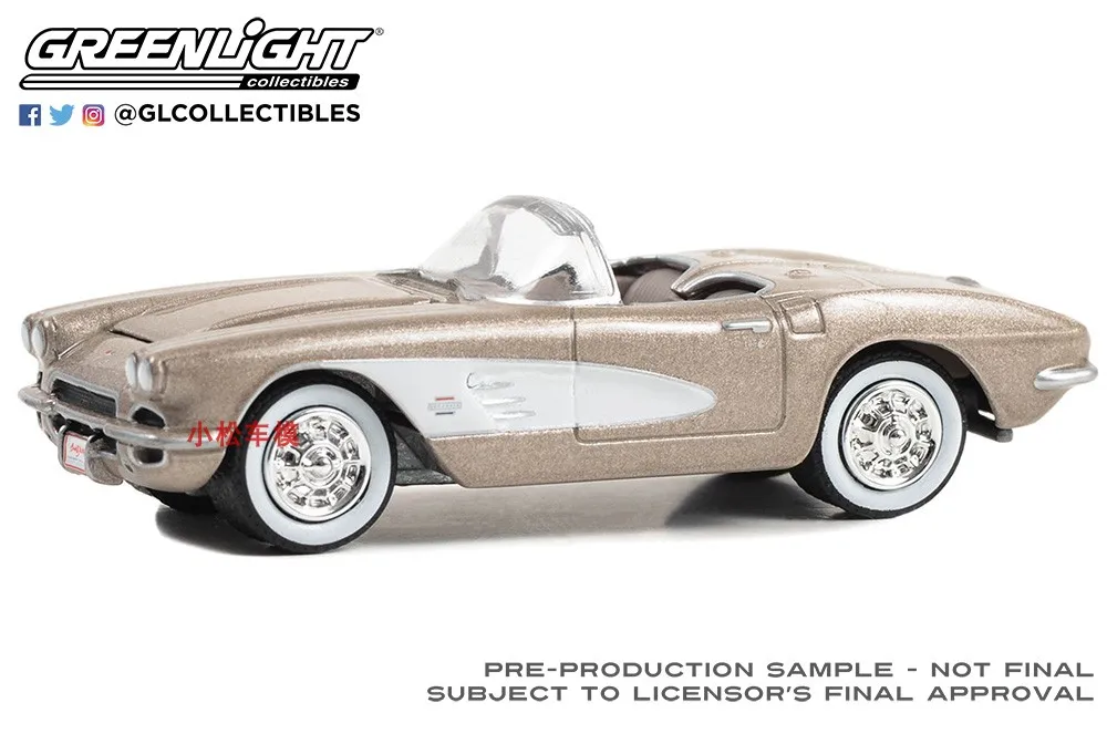 

GreenLight 1:64 1961 Corvette convertible High simulation mini alloy car model toy gift ornament