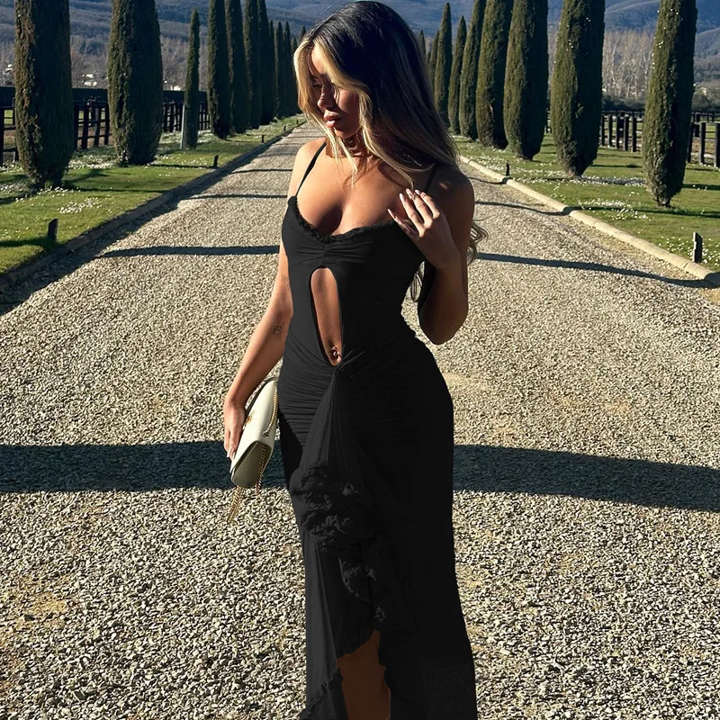 Estate Europa America Banchetto a collo basso Fine Sling Traforato Maglia Sexy Lace Front Impilato Increspato Asimmetrico Abito lungo da donna