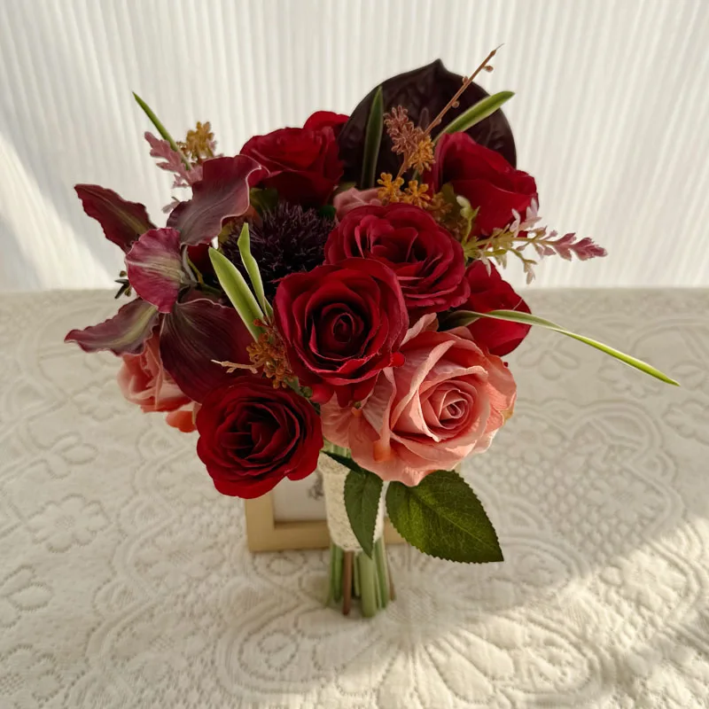 Get the certificate to receive the kiss, flower ball red Xiuhe simulation flower retro Chinese bride wedding bouquet wedding pho