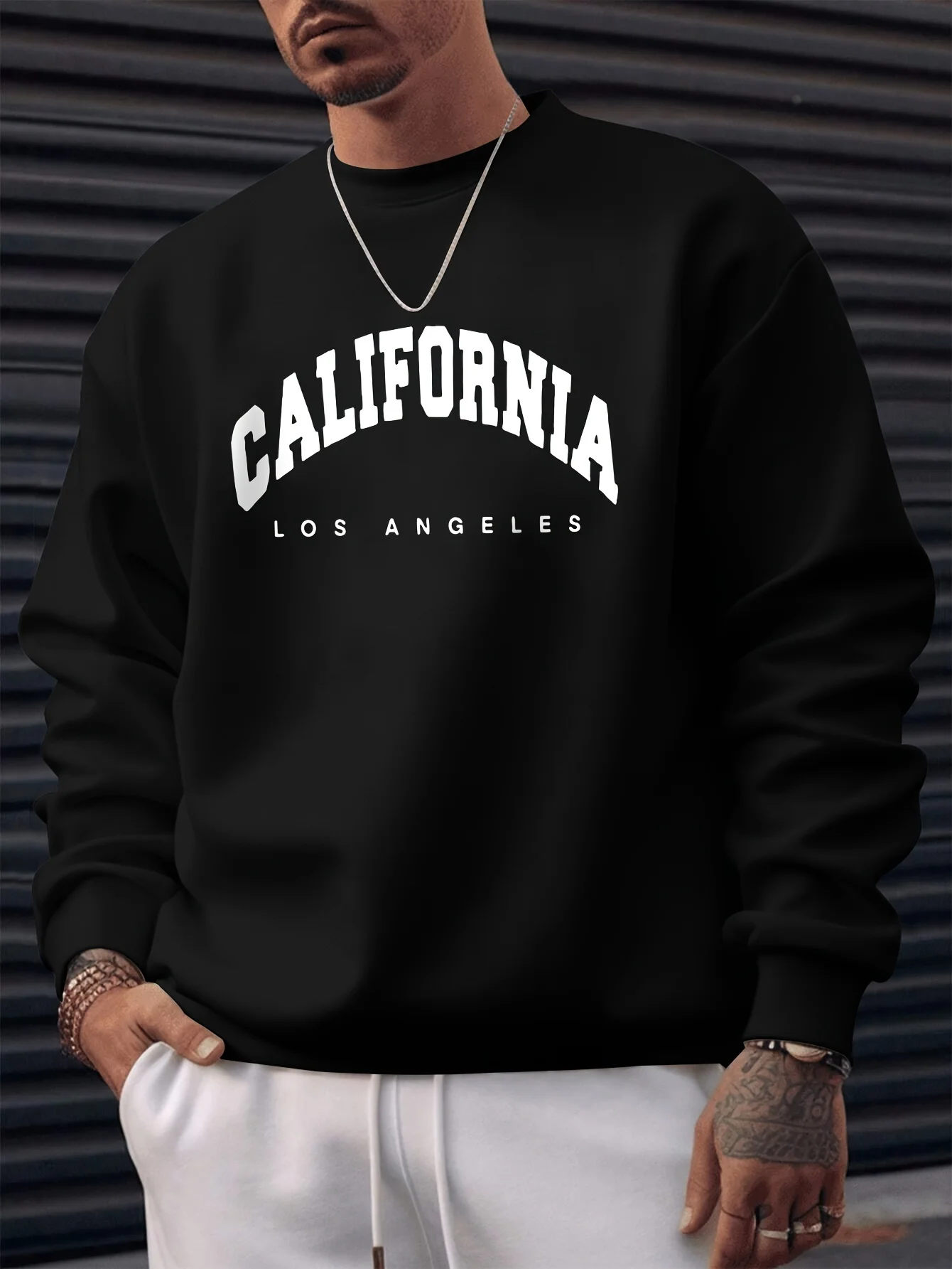 يتميز القلنسوة الرجالية الجديدة ذات الرقبة المستديرة لربيع وخريف 2025 بطباعة حروف ثلاثية الأبعاد غير رسمية وعصرية في الشارع #3