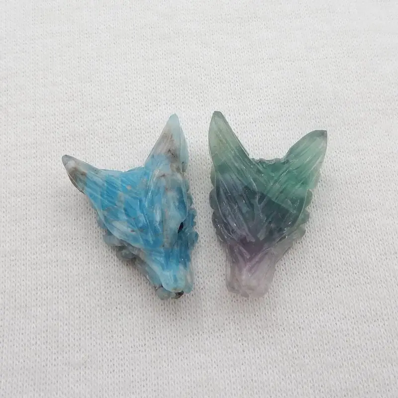 2Pcs Semiprecious Natural Stone Jewelry Rainbow Fluorite,Blue Apatite Crystal Carved Wolf Head Pendant Beads,24x16x9mm 7g