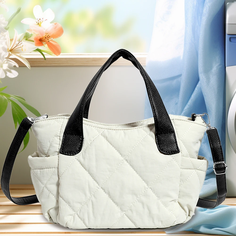 Gesteppte Nylon-Einkaufstasche für Damen, verstellbarer Riemen, gepolsterte Umhängetasche mit Seitentaschen, stilvolle Umhängetasche, einfache Umhängetasche