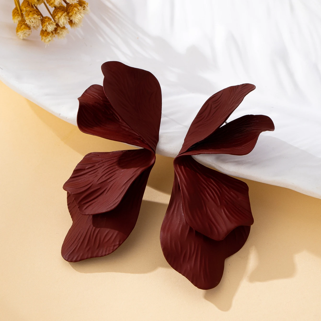 Women's Earrings 3D Stereo Flower Petal Earrings Suitable for Daily Wear and Vacation Wear