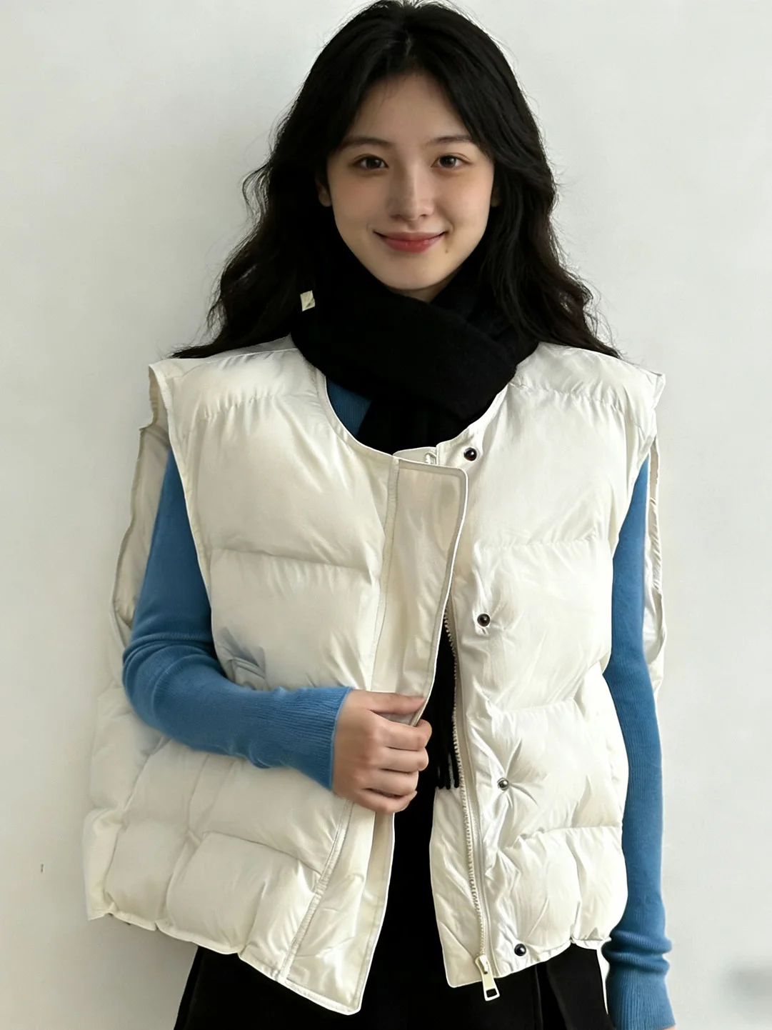 

Casual round Neck Vest Women's Fashion Layering Versatile Spring 2026 New Style Commute Wind Thickened Loose Fit Color