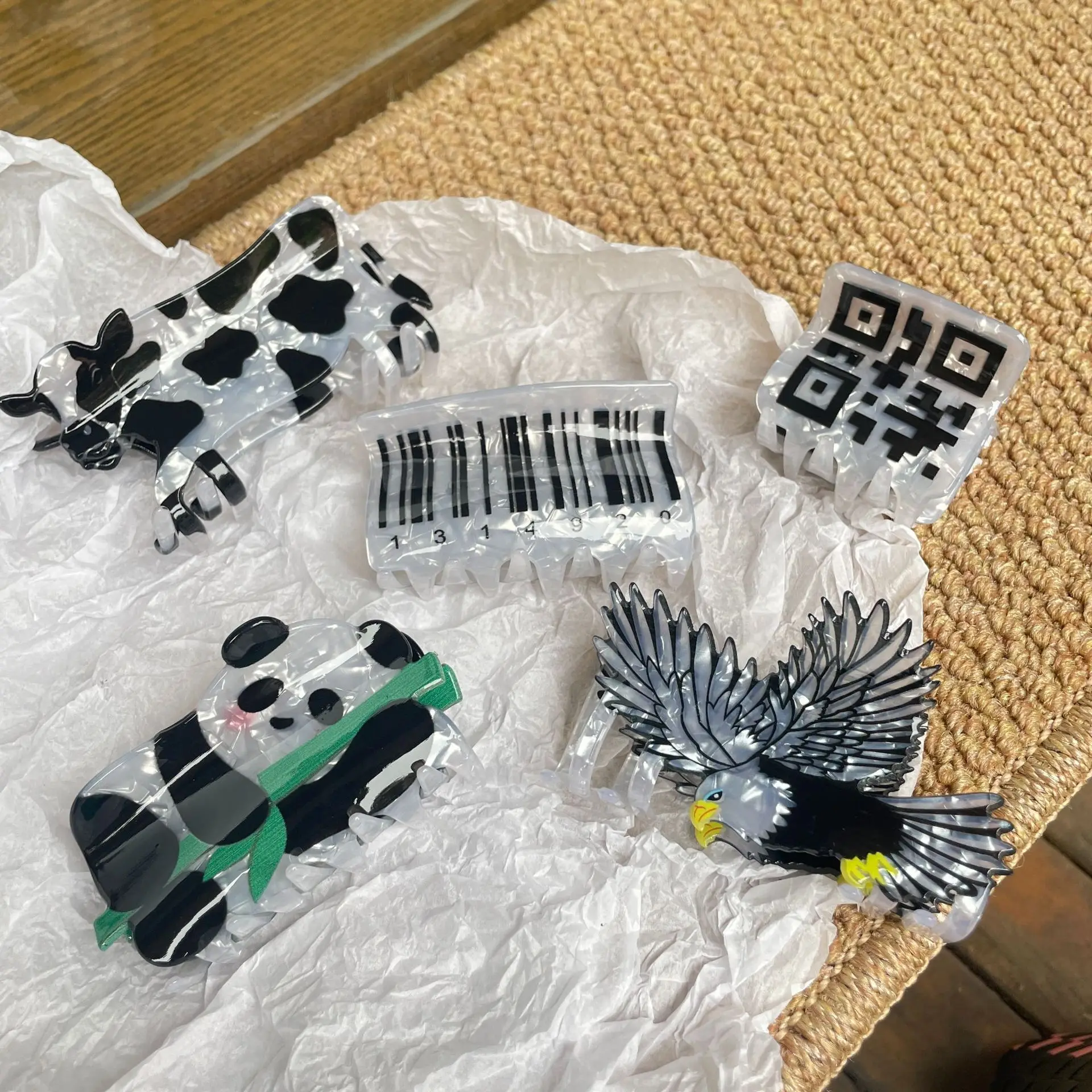 New Funny Cartoon Hair Claw QR Code Eagle Panda Cow Acrylic Crab Hair Clips for Women Girls Hairpins Headwear Hair Accessories