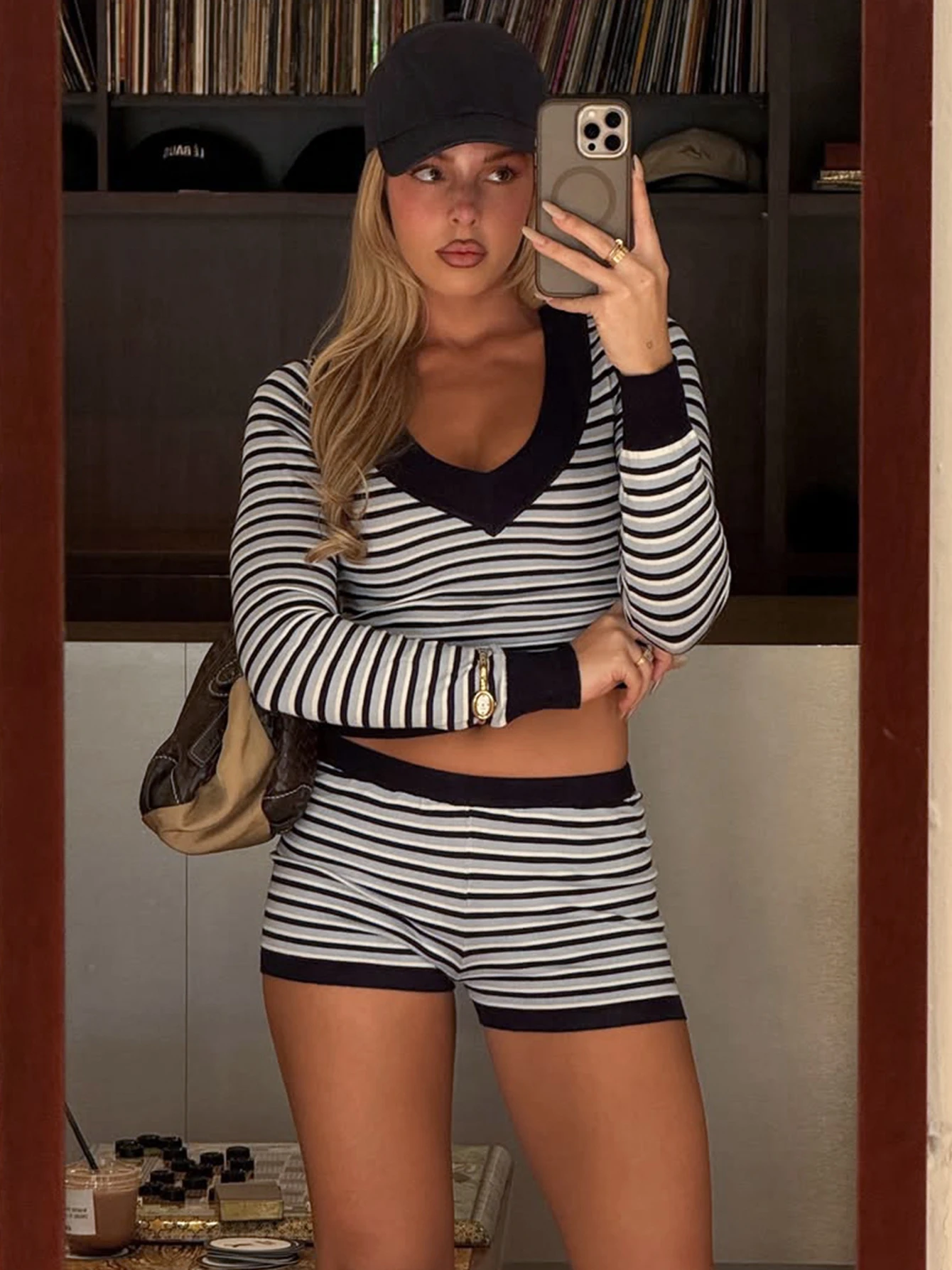 Hugcitar Striped Print 2 Piece Matching Sets V Neck Long Sleeve Sexy Crop T-Shirt Shorts Fall Women Clothes Streetwear Sport