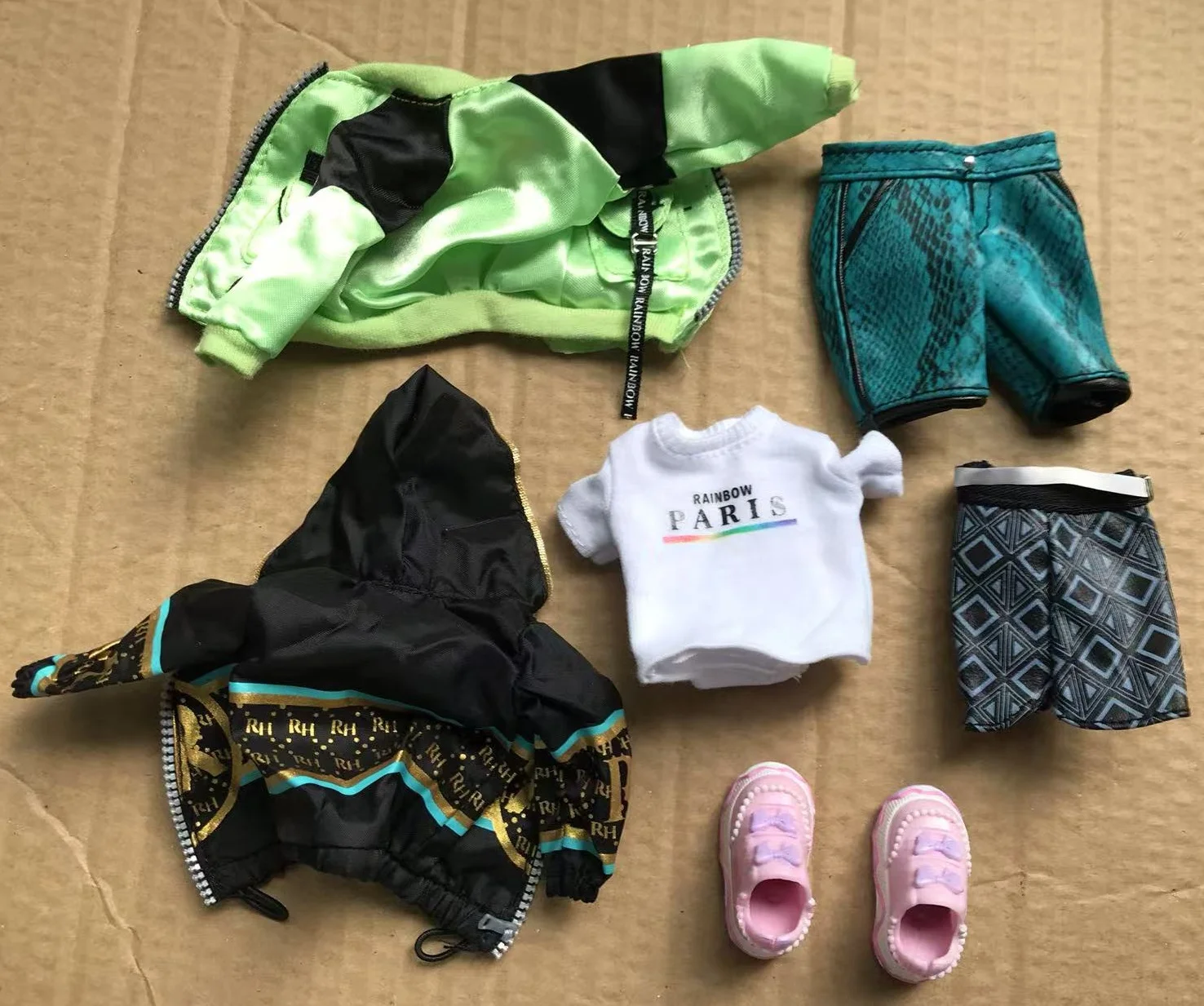 

Rainbow Doll Coat Pants TShirt Shoes Boots Sandals Doll Accessories Parts 1/6 Doll Decoration Parts