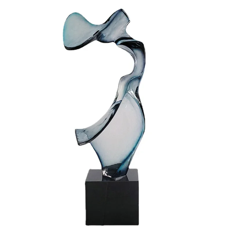 Transparent abstract ornaments in the hotel lobby, decorative clubs, living room TV cabinets, decorations
