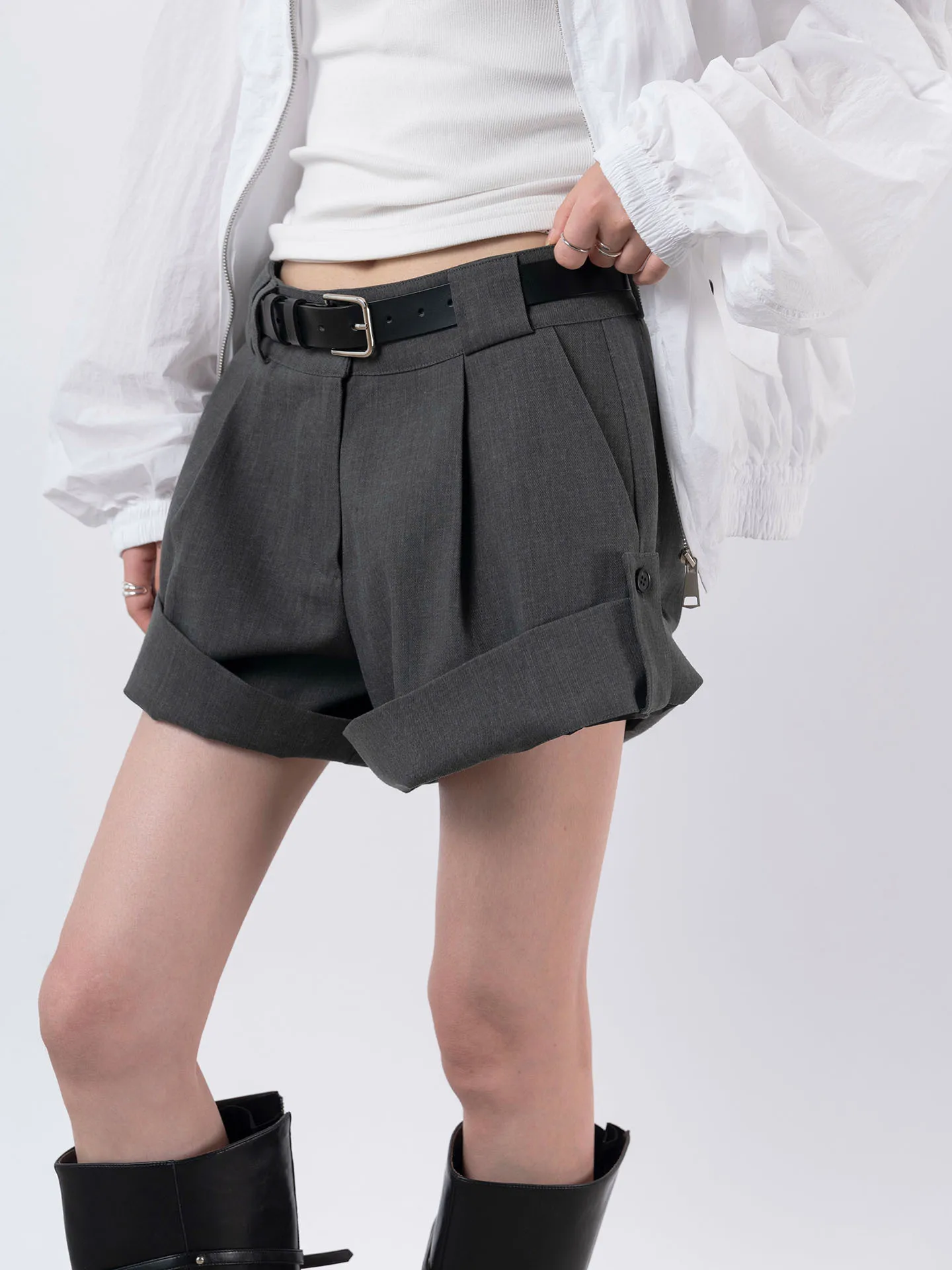 Summer new Korean style fashionable design, pleated and flared pants, casual pants, loose shorts for women