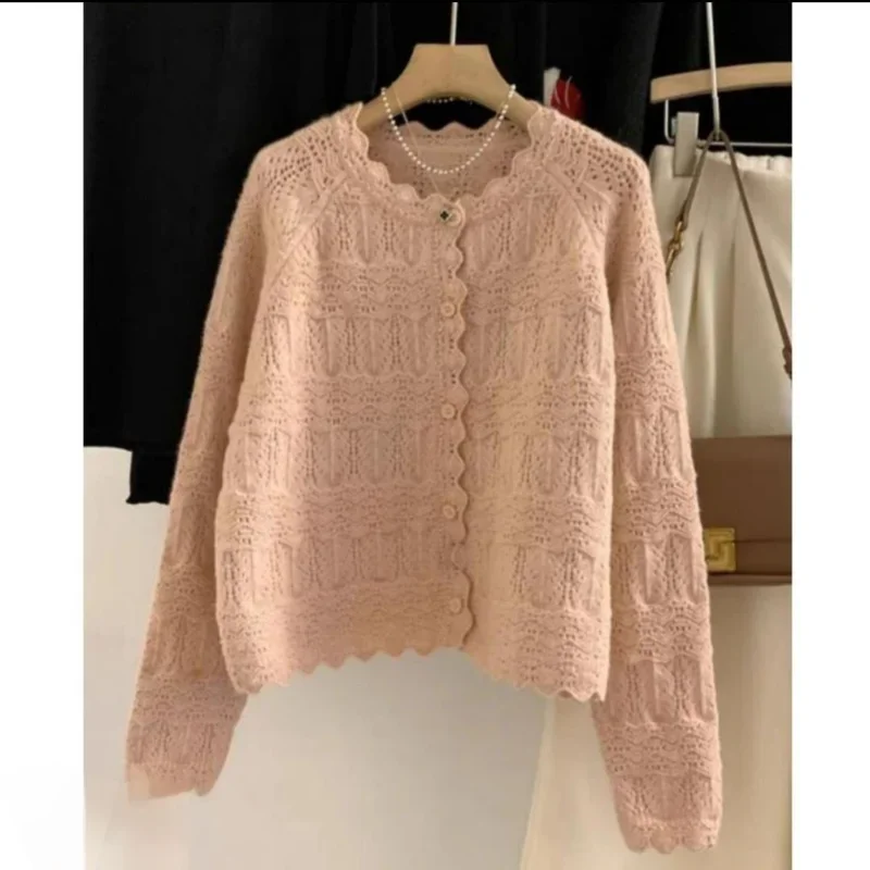 เสื้อสเวตเตอร์เนื้อนุ่มอเนกประสงค์และทันสมัย เสื้อคาร์ดิแกนทรงหลวมแบบโปร่งพร้อมระบาย