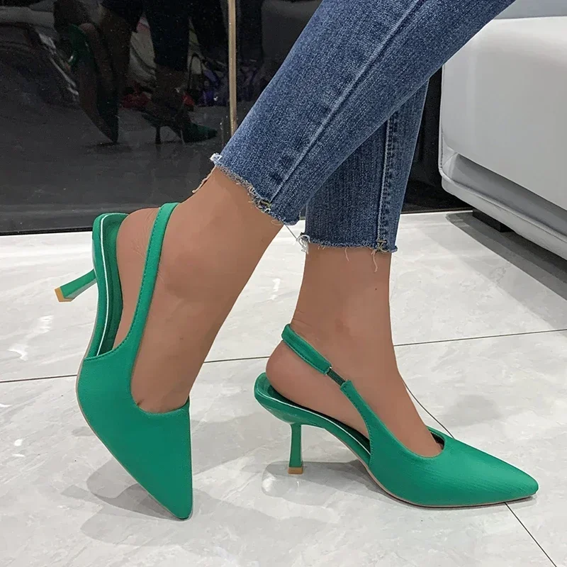 Sandały damskie 2024 Summer New Closed Toe Green Single Shoes Female Thin Heel Fashion Hollow Pointed Toe Sandals Women