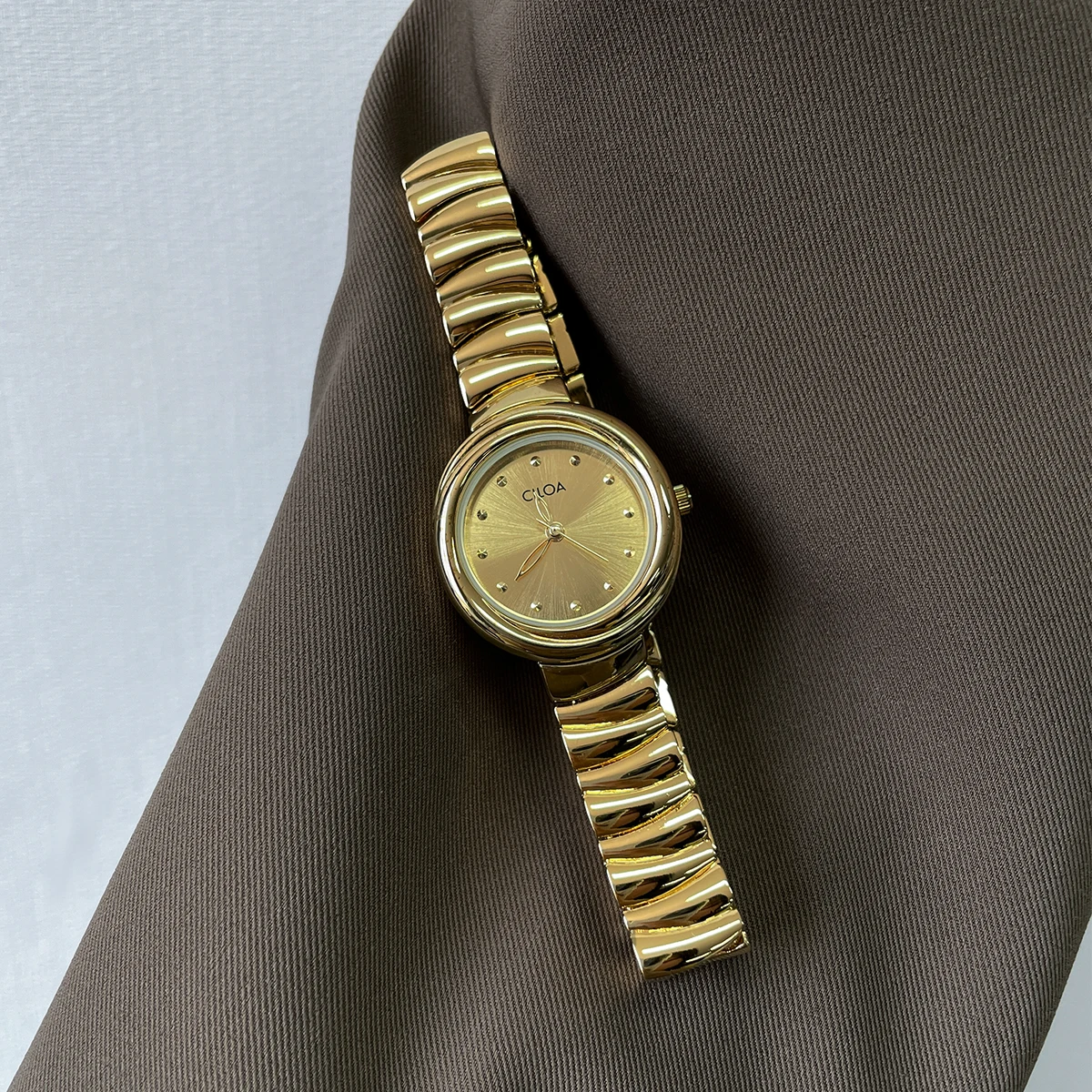 

CILOA New Retro-Style Light Luxury Women's Elegant Watch - Waterproof Quartz Timepiece