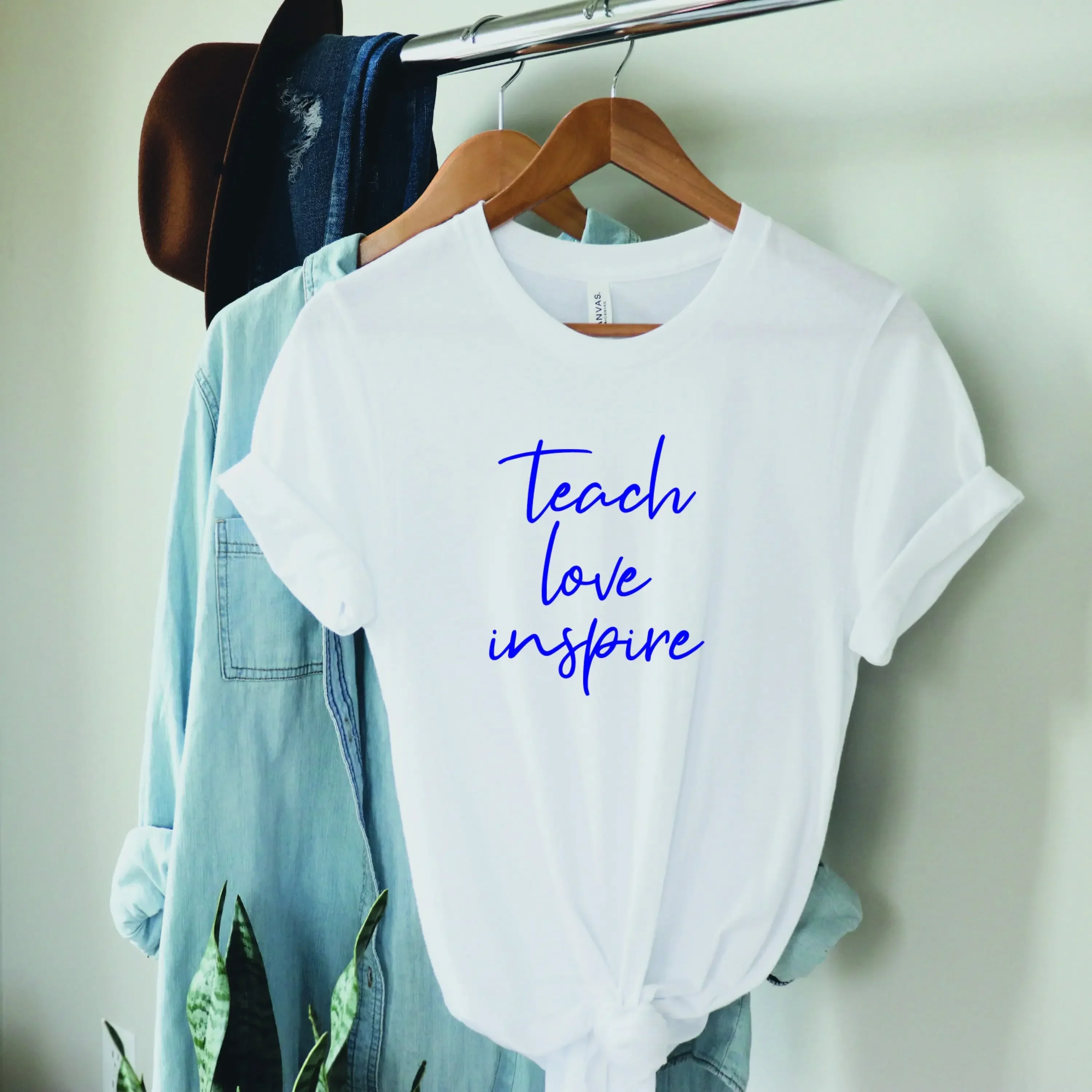 T-shirt « Teach Love Inspire » pour enseignant, école primaire, préscolaire, l'enseignement est une œuvre du cœur