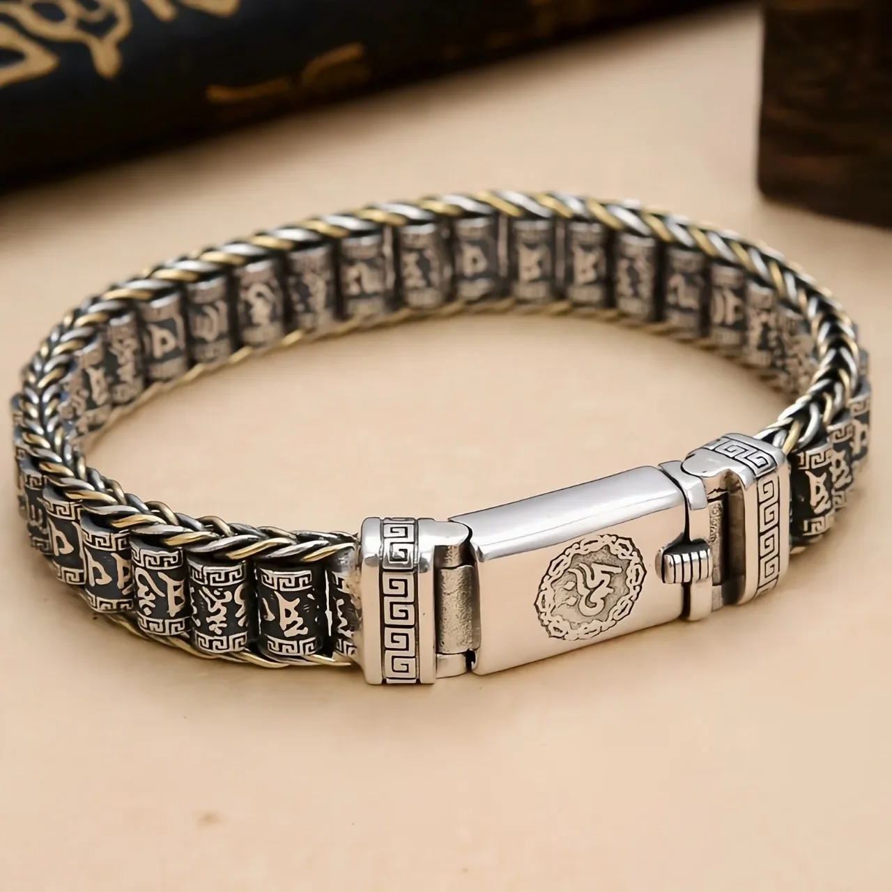 

Boutique Silver Retro S925 Hand-Woven Six-Character Mantra Phnom Penh Roller Reversible Bracelet Gift Jewelry Accessories Gift