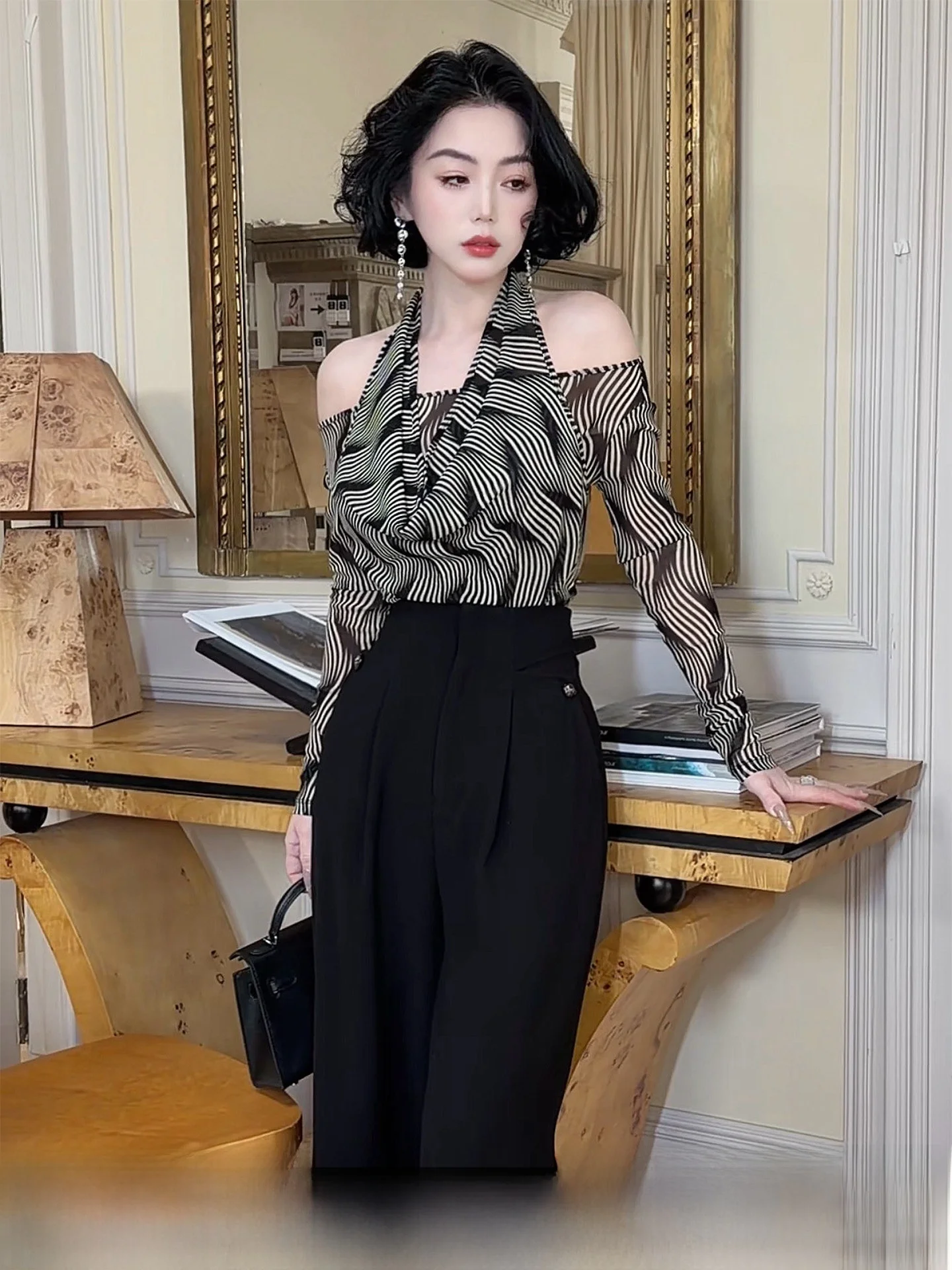 

LYXJ Early Spring 2026 Knitted Top Ele Slim Fit V-Ne Long Sve Nylon Fiber Polyester Stretch Fiber Striped Pattern