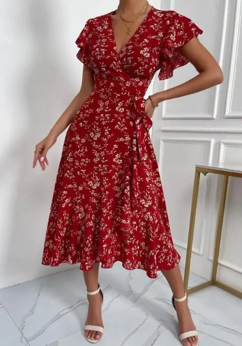 เดรสยาวลายดอกไม้สำหรับผู้หญิง ดีไซน์เก๋ ทันสมัย สไตล์ลำลอง เซ็กซี่ โชว์ช่วงเอว  คอลเลคชั่นใหม่ ปี 2026 เหมาะสำหรับวันหยุด