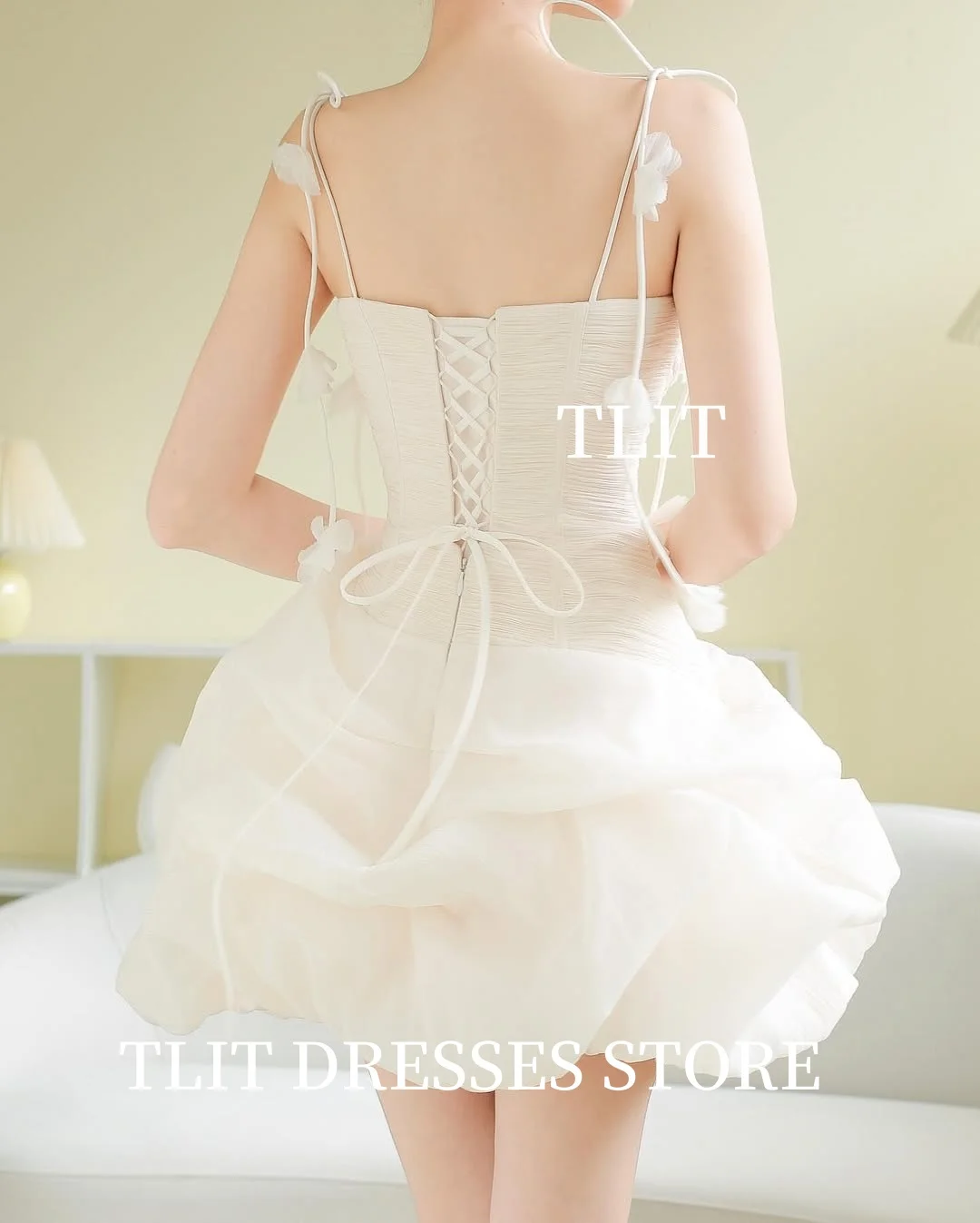 فستان زفاف قصير أبيض أنيق من TLIT بحزام سباغيتي مع زهور فساتين حفلات كورية فستان الزفاف صور تبادل لاطلاق النار فساتين مخصصة
