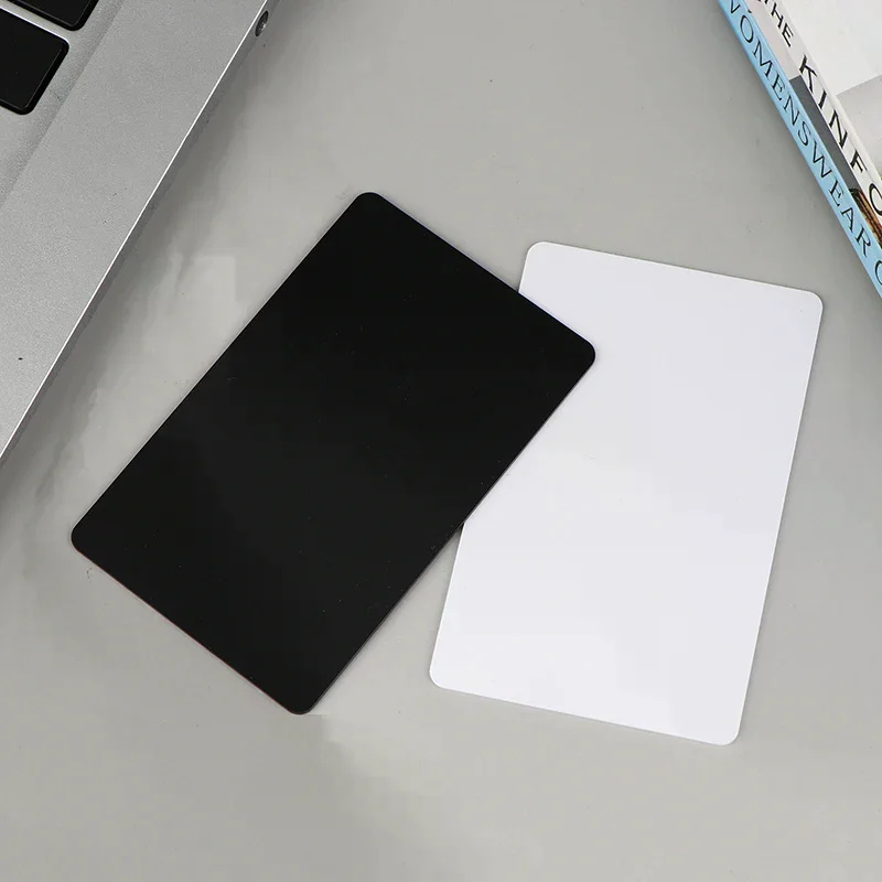 5/10 Uds NFC215 tarjetas blancas y negras regrabables NFC NT-AG215 tarjetas de PVC en blanco fácil conveniente tarjeta de visita NFC programable