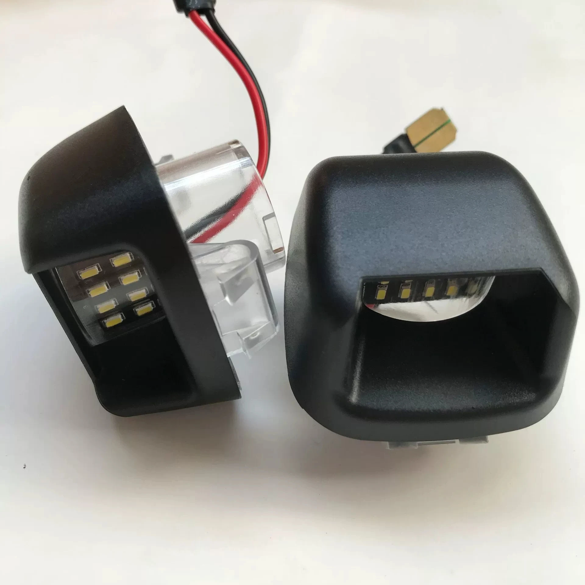 816900C021 مناسبة لنيسان نافارا الأبيض لوحة ترخيص ضوء نافارا D40 الحدود لوحة ترخيص LED الخفيفة