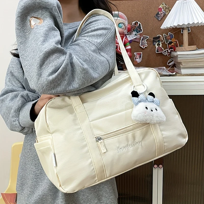 Modische Tragetasche mit niedlichem Schulter-Plüsch-Charm, mehrere seitliche Taschen, Vordertasche mit Reißverschluss, große Kapazität, Handtasche, Reisetasche für Damen – Detail 7