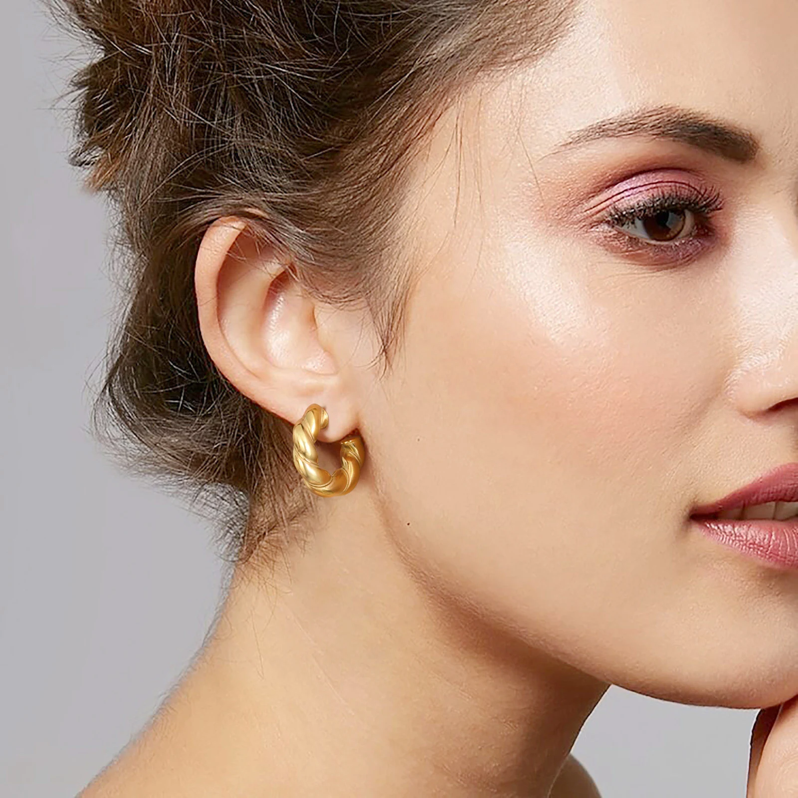 Stainless Steel Fashion Geometric Earrings Exquisite Gold Plated C-Ring Ear Studs Out Of The Ordinary Banquet Party Gift