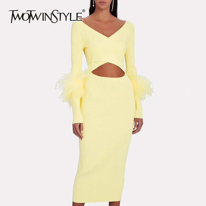 

TWOTWINSTYLE Designer Hollow Out Dress For Women Slash Neck Long Sleeve High Waist Spliced Feather Chic Dresses Female KDR506016