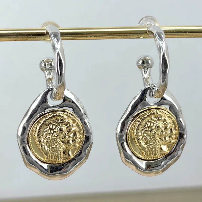 

AETEEY Vintage Engraved Portrait Coin Earrings, 925 Silver Needle Two-tone Retro Unisex Studs for Women & Men