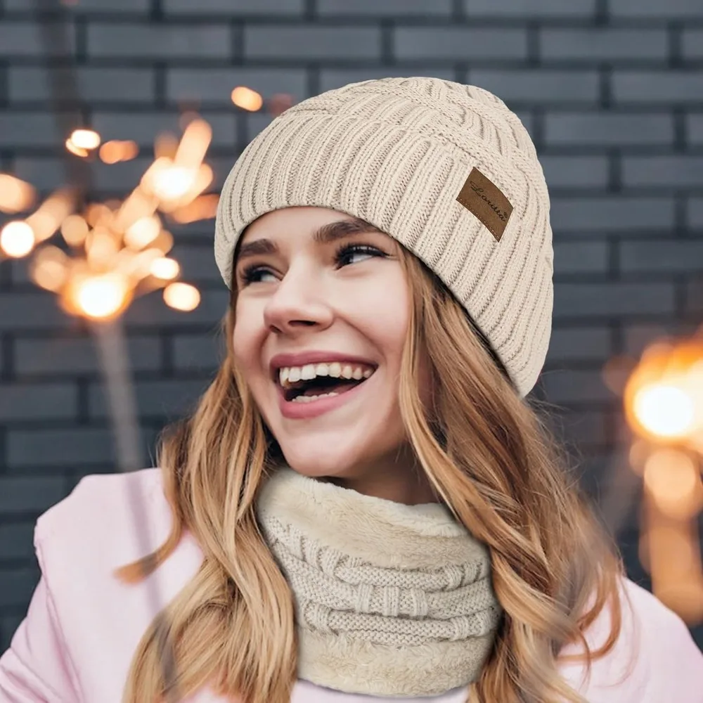 ชุดหมวกไหมพรม 3 ชิ้น ลอริตต้า สำหรับฤดูหนาว พร้อมที่ปิดคอ ถุงมือหน้าจอสัมผัส ผ้าพันคอหนา หมวกบีนนี่ ชุดผ้าพันคอ ของขวัญสำหรับผู้หญิง